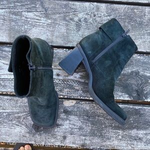 Nine West y2k era black suede heeled boots 6.5